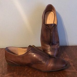 Gianni Bini brown flats